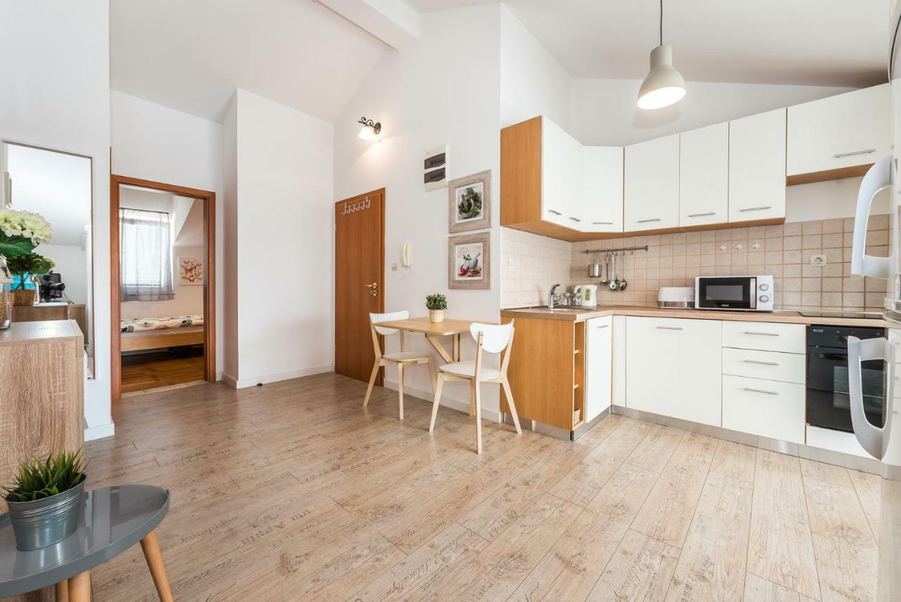 Apartman Karla Mara Ana Ivan & Jo Srima Exteriör bild
