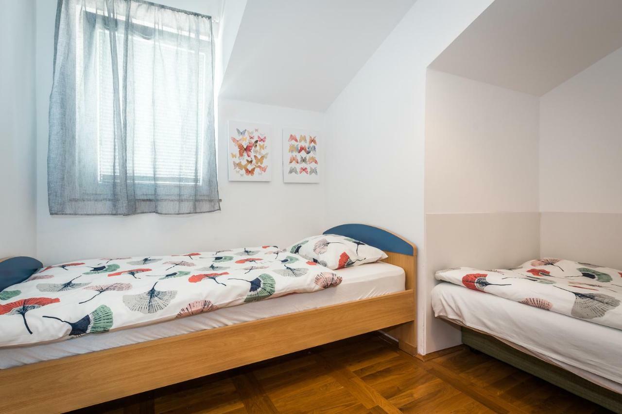 Apartman Karla Mara Ana Ivan & Jo Srima Exteriör bild