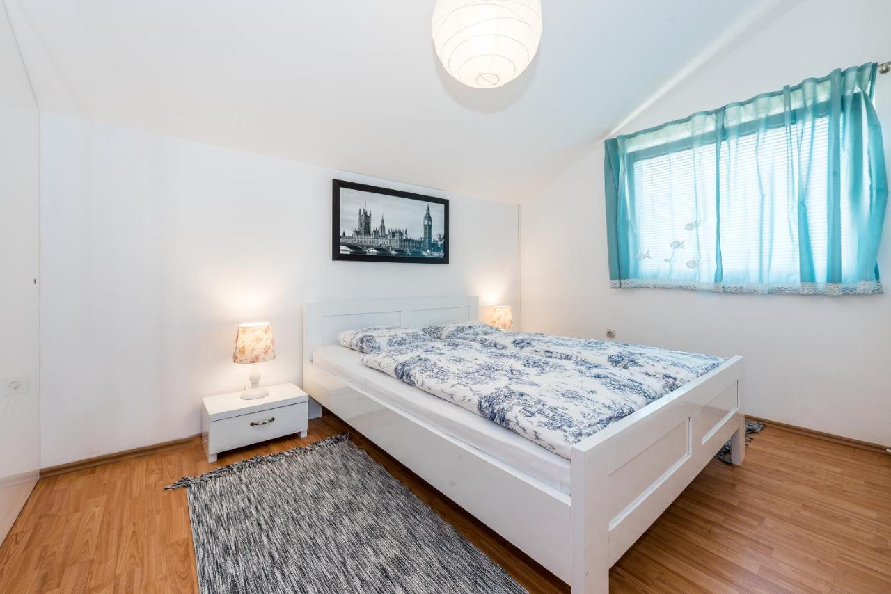 Apartman Karla Mara Ana Ivan & Jo Srima Exteriör bild